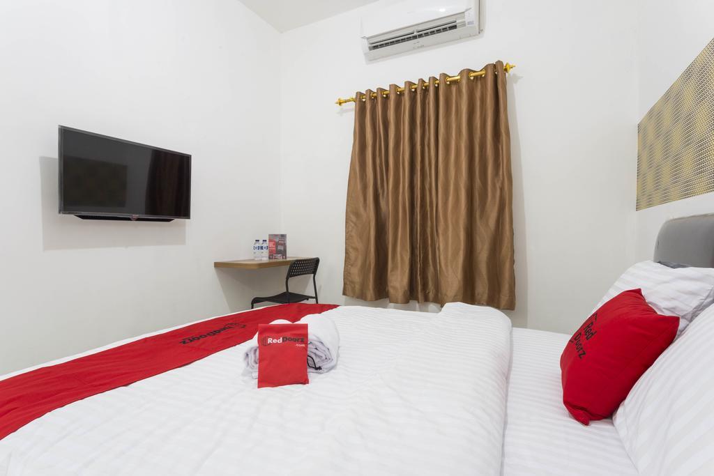 เรดดอร์ซ พลัส แอท บูเลอวาร์ด เรสซิเดนซ์ Bsd Hotel ทังเกอรัง ภายนอก รูปภาพ